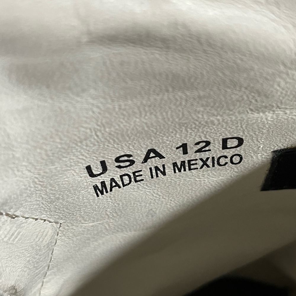 Stylish White Cowboy Boots with Black Details - Picture 6 of 7